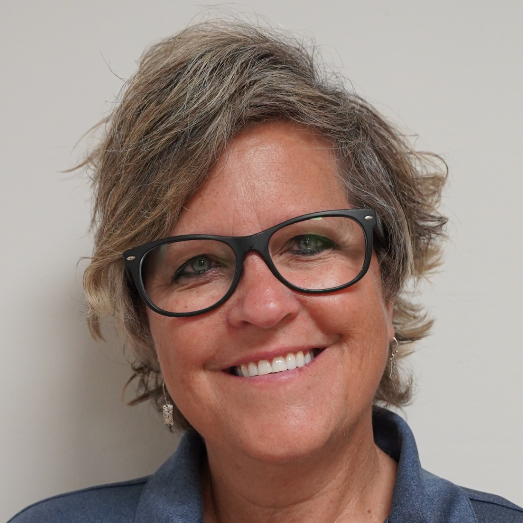 Photo of Carrie Henry